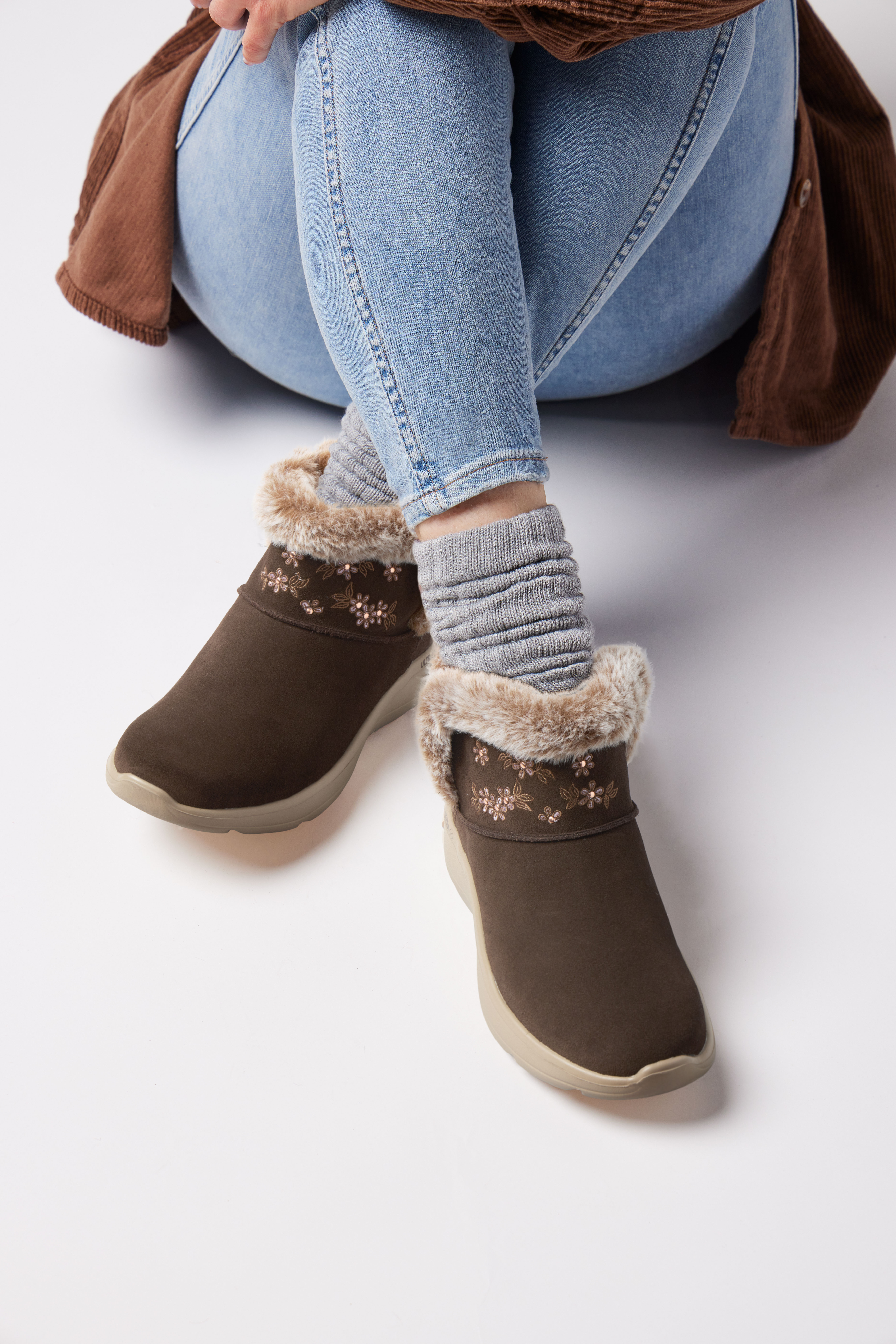 
Stay Dry in Style: The Ultimate Skechers Weather-Ready Buyer